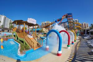 Bazén v ubytování Prive Thermas Hotel by WAM Experience nebo v jeho okolí