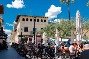 a group of bikes parked in front of a building at Casa Font-Fullana in Petra