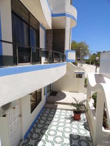 Gallery image of Hostal Cerro Azul in Puerto Villamil