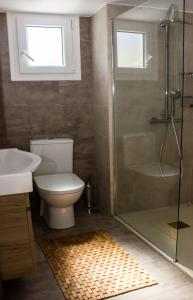 A bathroom at Blue Island