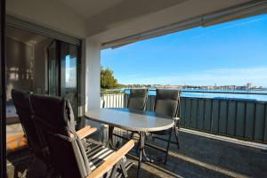 Ein Balkon oder eine Terrasse in der Unterkunft Apartment Bellavista Sea View