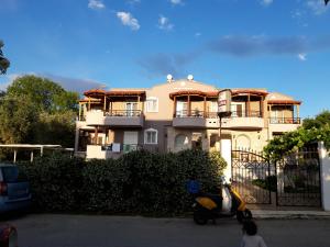 Imagen de la galería de Kostalina Hotel Studios, en Limenas