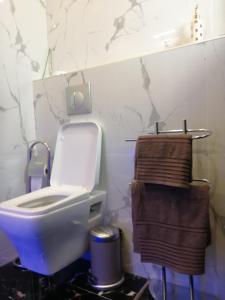 A bathroom at TOTANI LUX