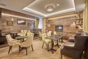 Posezení v ubytování Honour and Grace Hotel