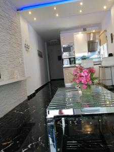 A kitchen or kitchenette at TOTANI LUX