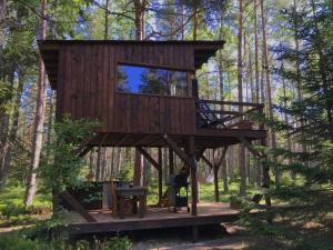 Fotografie z fotogalerie ubytování Tahkuna tree-house v destinaci Malvaste