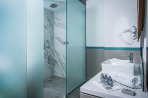 Kúpeľňa v ubytovaní Solimar Turquoise - Adults Only