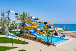 Bazén v ubytování Corendon Playa Kemer Hotel nebo v jeho okolí