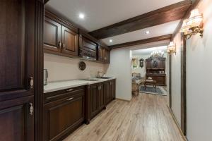 Η κουζίνα ή μικρή κουζίνα στο Grand Duke Apartments