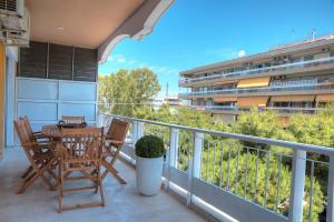 Balkón alebo terasa v ubytovaní L'appartement blanc dans le centre de Glyfada