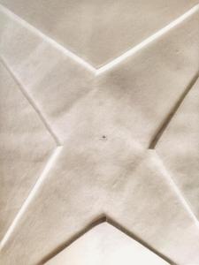 un sol en carrelage blanc avec une étoile dans l'établissement PETRAMARE, à Cursi