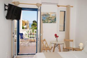 Μια τηλεόραση ή/και κέντρο ψυχαγωγίας στο Nefeli Apartments