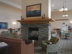 O zonă de relaxare la White River Inn & Suites