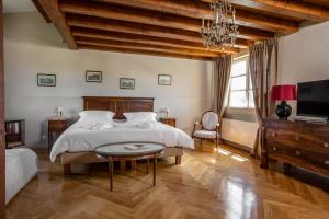 Μια τηλεόραση ή/και κέντρο ψυχαγωγίας στο Domaine De La Chapelle
