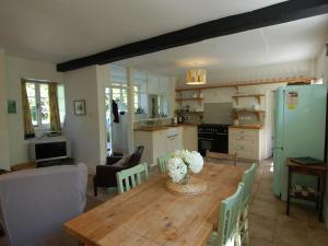 Dapur atau dapur kecil di Quist Cottage
