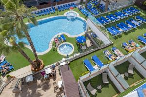 Bazén v ubytování GHT Costa Brava & Spa nebo v jeho okolí