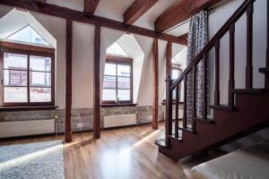 Posezení v ubytování Dream Stay - Five Bedroom Penthouse in Old Town