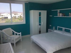 Posteľ alebo postele v izbe v ubytovaní DARUMA APARTMENTS 3-Bedroom Penthouse with Sea Views