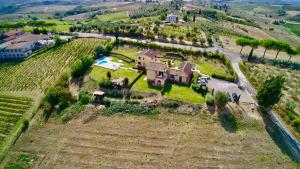 an aerial view of a house in a vineyard at Il Borgherino in Cerreto Guidi