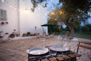 A garden outside Masseria I Raffi b&b