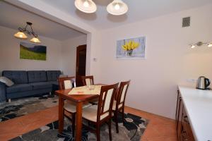 Posedenie v ubytovaní Apartament Kosista