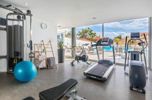 Fitness centrum a/nebo fitness zařízení v ubytování Allegro Madeira - Adults Only