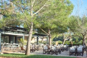 A restaurant or other place to eat at Hotel Es Blau Des Nord