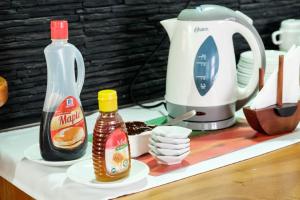 Oprema za pripravo čaja oz. kave v nastanitvi Capitan Max B&B