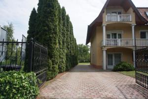 Budova, v ktorej sa apartmán nachádza