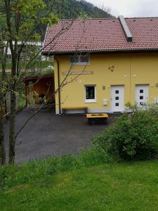 Budova, v ktorej sa dovolenkový dom nachádza