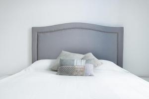 Postel nebo postele na pokoji v ubytování Poseidon Luxury Apartment