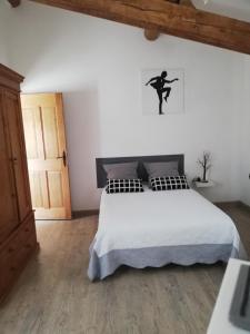Postel nebo postele na pokoji v ubytování Mas Saint Louis