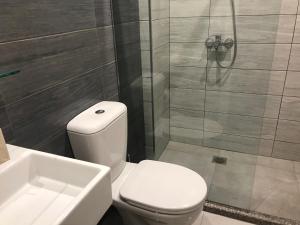 Koupelna v ubytování VIAL Rooms