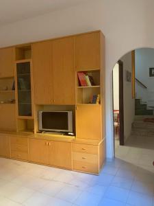 A kitchen or kitchenette at Laura's house