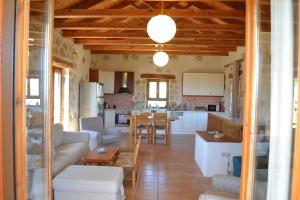 Φωτογραφία από το άλμπουμ του Villa Estia στο Μελιδόνι +22 φωτογραφίες