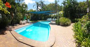The swimming pool at or close to The Shores Holiday Apartments
