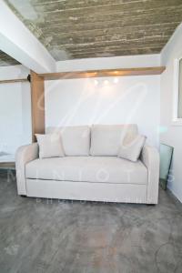 Гостиная зона в Blue Dawn Kalymnos
