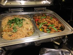Makanan di atau berdekatan hotel