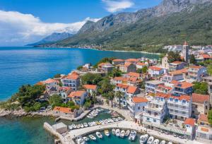 an aerial view of a town next to the water at Apartment Nino in Gradac