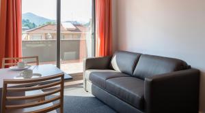 A seating area at Apartaments i habitacions Can Morera Olot