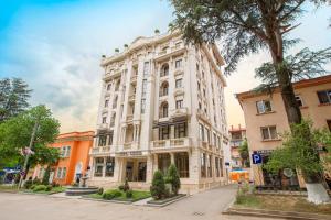 Budova, kde se hotel nachází + 31 fotografií