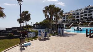 Basen w obiekcie Rocas del Mar Tenerife lub w pobliżu