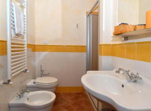 Agriturismo Mocine的一间浴室
