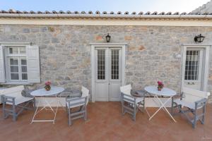 Gallery image of Astraea in Hydra