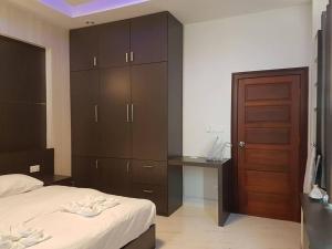 Imagen de la galería de Sunset Mekong Apartment, en Vientiane 20 fotos más