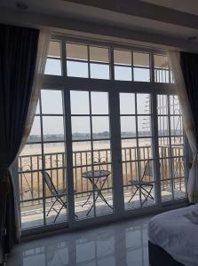 Imagen de la galería de Sunset Mekong Apartment, en Vientiane