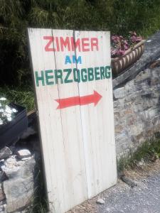 KindbergにあるZimmer am Herzogbergのジンバブエを記号