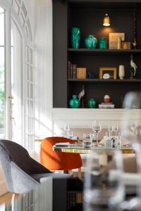 Uma área de estar em Hôtel Longemalle