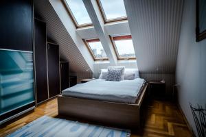 Posteľ alebo postele v izbe v ubytovaní Hollo Apartment - PRIVATE GARAGE - A/C