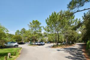 תמונה מהגלריה של Club Vacances Bleues Les Jardins De l'Atlantique בטלמונט
